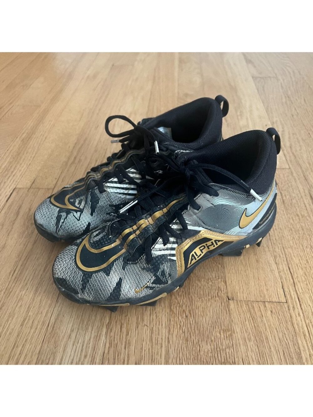 Nike Kids Alpha Menace 3 Shark Russell Wilson Football Cleats Youth Size 5.5